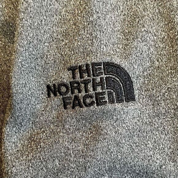 The North Face Women’s Gray Pullover 1/4 Zip Jacket Medium - Picture 6 of 8